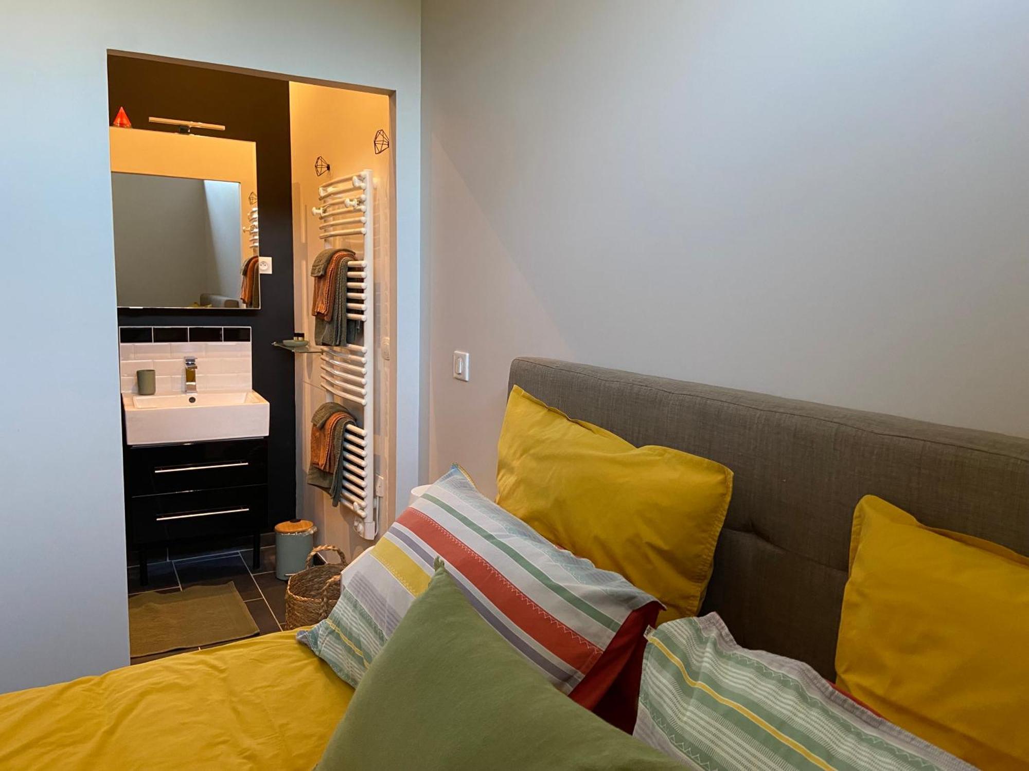 Chambre Tout Confort Avec Commodites Espace Repas Wifi Parking Вімере Екстер'єр фото
